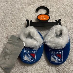 WITH TAGS: NEW YORK RANGERS BABY BOOTIES